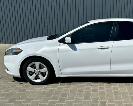 Белый Додж Дарт, объемом двигателя 2.4 л и пробегом 280 тыс. км за 7700 $, фото 1 на Automoto.ua