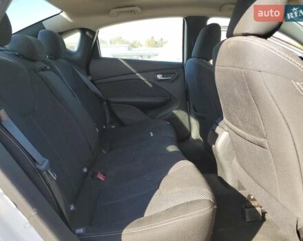 Белый Додж Дарт, объемом двигателя 2.4 л и пробегом 135 тыс. км за 2300 $, фото 9 на Automoto.ua