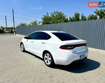 Белый Додж Дарт, объемом двигателя 2.36 л и пробегом 278 тыс. км за 8500 $, фото 2 на Automoto.ua