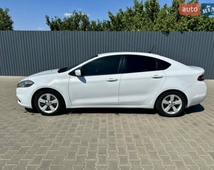 Белый Додж Дарт, объемом двигателя 2.36 л и пробегом 278 тыс. км за 8500 $, фото 1 на Automoto.ua