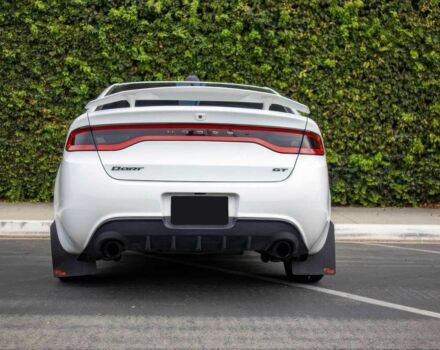 Белый Додж Дарт, объемом двигателя 2.4 л и пробегом 74 тыс. км за 6300 $, фото 4 на Automoto.ua