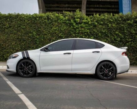 Белый Додж Дарт, объемом двигателя 2.4 л и пробегом 74 тыс. км за 6300 $, фото 2 на Automoto.ua