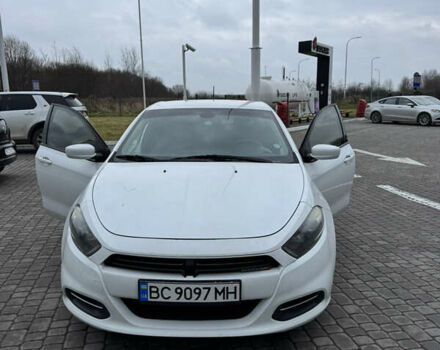 Белый Додж Дарт, объемом двигателя 2.4 л и пробегом 206 тыс. км за 9800 $, фото 4 на Automoto.ua