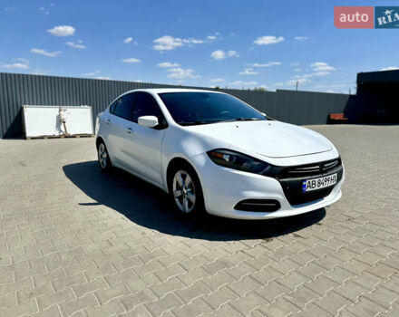 Белый Додж Дарт, объемом двигателя 2.36 л и пробегом 278 тыс. км за 8500 $, фото 6 на Automoto.ua