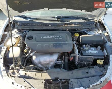 Белый Додж Дарт, объемом двигателя 2.4 л и пробегом 135 тыс. км за 2300 $, фото 10 на Automoto.ua