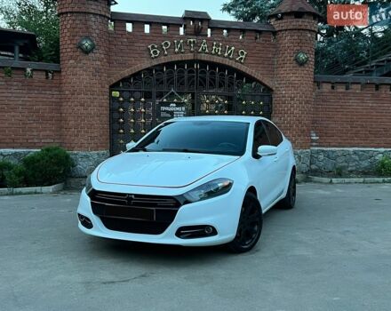 Белый Додж Дарт, объемом двигателя 2.36 л и пробегом 190 тыс. км за 8400 $, фото 1 на Automoto.ua