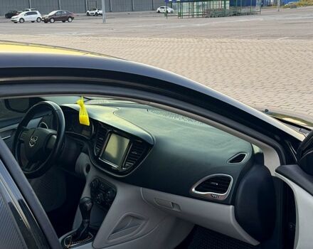 Черный Додж Дарт, объемом двигателя 2 л и пробегом 196 тыс. км за 7400 $, фото 8 на Automoto.ua