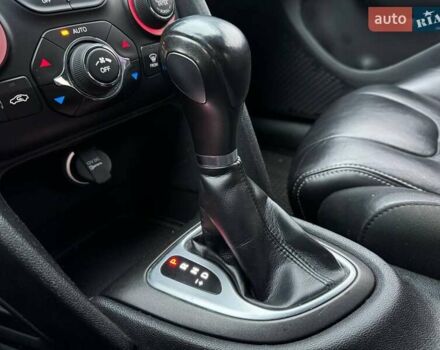 Черный Додж Дарт, объемом двигателя 1.37 л и пробегом 172 тыс. км за 7990 $, фото 22 на Automoto.ua