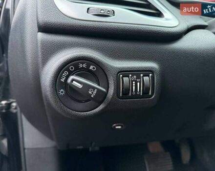 Черный Додж Дарт, объемом двигателя 1.37 л и пробегом 172 тыс. км за 7990 $, фото 15 на Automoto.ua