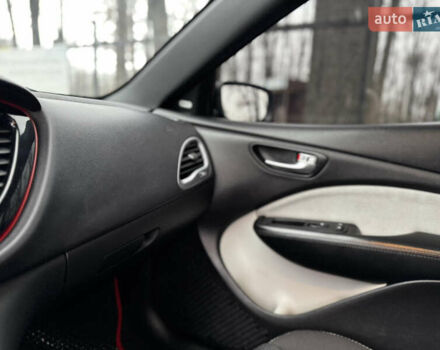 Черный Додж Дарт, объемом двигателя 2.4 л и пробегом 285 тыс. км за 7300 $, фото 20 на Automoto.ua