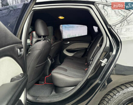 Черный Додж Дарт, объемом двигателя 2.4 л и пробегом 285 тыс. км за 7300 $, фото 15 на Automoto.ua