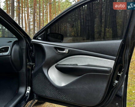 Черный Додж Дарт, объемом двигателя 2.4 л и пробегом 290 тыс. км за 7800 $, фото 21 на Automoto.ua