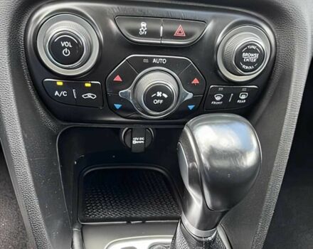 Черный Додж Дарт, объемом двигателя 2.4 л и пробегом 88 тыс. км за 4200 $, фото 7 на Automoto.ua