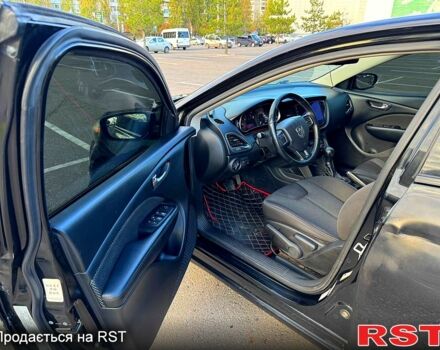 Чорний Додж Дарт, об'ємом двигуна 2.4 л та пробігом 177 тис. км за 7000 $, фото 9 на Automoto.ua