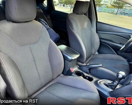 Черный Додж Дарт, объемом двигателя 2.4 л и пробегом 177 тыс. км за 7000 $, фото 10 на Automoto.ua