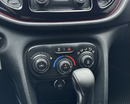 Чорний Додж Дарт, об'ємом двигуна 2.4 л та пробігом 220 тис. км за 7900 $, фото 13 на Automoto.ua