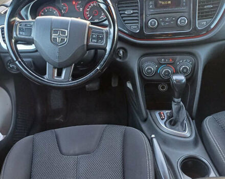 Черный Додж Дарт, объемом двигателя 2.36 л и пробегом 265 тыс. км за 8500 $, фото 5 на Automoto.ua