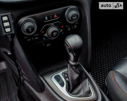 Додж Дарт 2014 в Кривом Роге на Automoto.ua Красный Додж Дарт, объемом двигателя 2.36 л и пробегом 130 тыс. км за 9500 $, фото 31 на Automoto.ua