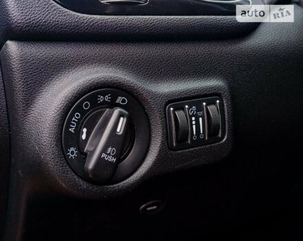 Додж Дарт 2014 в Кривом Роге на Automoto.ua Красный Додж Дарт, объемом двигателя 2.36 л и пробегом 130 тыс. км за 9500 $, фото 27 на Automoto.ua