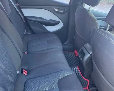 Красный Додж Дарт, объемом двигателя 2.36 л и пробегом 120 тыс. км за 9600 $, фото 14 на Automoto.ua