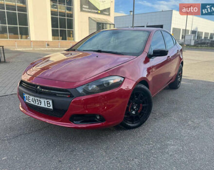 Красный Додж Дарт, объемом двигателя 2.36 л и пробегом 140 тыс. км за 7500 $, фото 1 на Automoto.ua