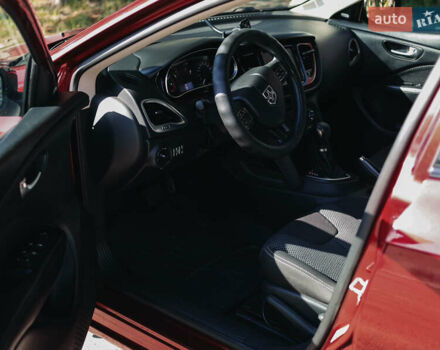 Красный Додж Дарт, объемом двигателя 2.4 л и пробегом 165 тыс. км за 9500 $, фото 17 на Automoto.ua