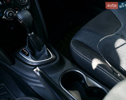 Красный Додж Дарт, объемом двигателя 2.4 л и пробегом 165 тыс. км за 9500 $, фото 19 на Automoto.ua