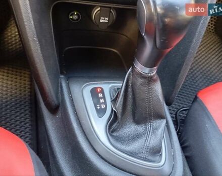 Красный Додж Дарт, объемом двигателя 2.4 л и пробегом 130 тыс. км за 8000 $, фото 52 на Automoto.ua
