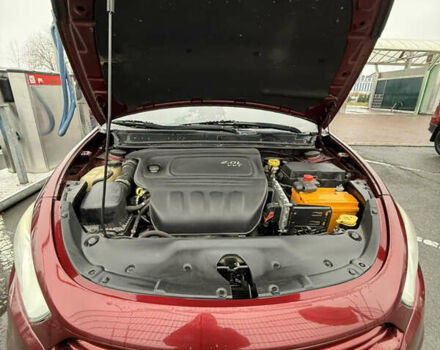 Красный Додж Дарт, объемом двигателя 2 л и пробегом 198 тыс. км за 7999 $, фото 7 на Automoto.ua