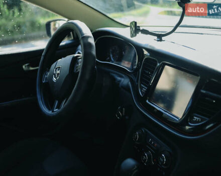 Красный Додж Дарт, объемом двигателя 2.4 л и пробегом 165 тыс. км за 9500 $, фото 6 на Automoto.ua