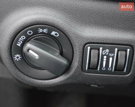 Серый Додж Дарт, объемом двигателя 2.36 л и пробегом 149 тыс. км за 8700 $, фото 26 на Automoto.ua