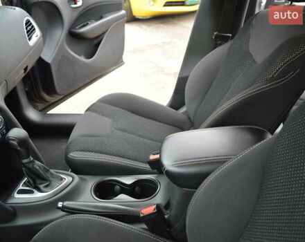 Серый Додж Дарт, объемом двигателя 2.36 л и пробегом 149 тыс. км за 8700 $, фото 17 на Automoto.ua