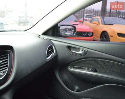 Серый Додж Дарт, объемом двигателя 2.36 л и пробегом 149 тыс. км за 8700 $, фото 14 на Automoto.ua