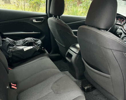 Серый Додж Дарт, объемом двигателя 2.36 л и пробегом 182 тыс. км за 7700 $, фото 13 на Automoto.ua