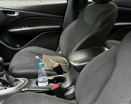 Серый Додж Дарт, объемом двигателя 2.4 л и пробегом 182 тыс. км за 7700 $, фото 13 на Automoto.ua