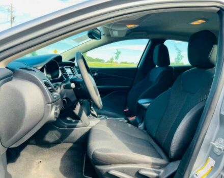 Сірий Додж Дарт, об'ємом двигуна 2 л та пробігом 72 тис. км за 3900 $, фото 6 на Automoto.ua