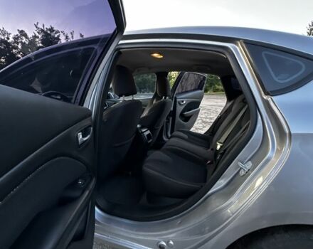 Серый Додж Дарт, объемом двигателя 2.4 л и пробегом 270 тыс. км за 8100 $, фото 7 на Automoto.ua