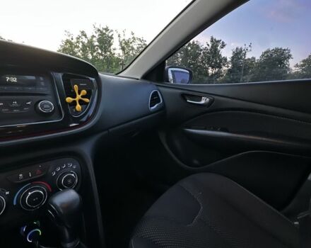 Серый Додж Дарт, объемом двигателя 2.4 л и пробегом 270 тыс. км за 8100 $, фото 4 на Automoto.ua