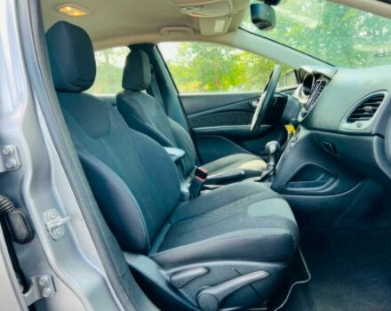 Сірий Додж Дарт, об'ємом двигуна 2 л та пробігом 72 тис. км за 3900 $, фото 7 на Automoto.ua