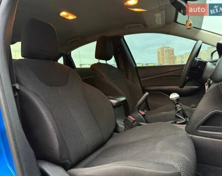 Синий Додж Дарт, объемом двигателя 2 л и пробегом 187 тыс. км за 7490 $, фото 11 на Automoto.ua