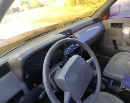 Додж Другая 1993 в Николаеве на Automoto.ua Красный Додж Другая, объемом двигателя 2 л и пробегом 2 тыс. км за 650 $, фото 7 на Automoto.ua