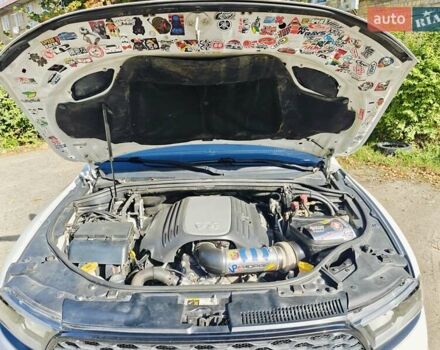 Білий Додж Durango, об'ємом двигуна 5.65 л та пробігом 208 тис. км за 28500 $, фото 6 на Automoto.ua