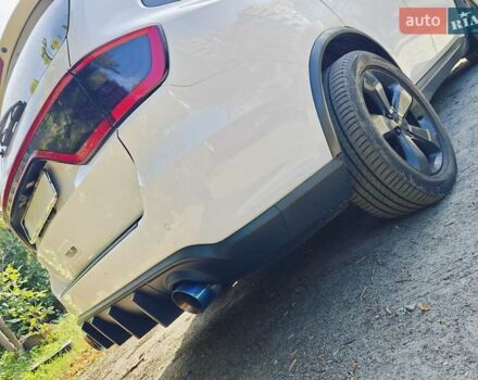 Білий Додж Durango, об'ємом двигуна 5.65 л та пробігом 208 тис. км за 28500 $, фото 2 на Automoto.ua