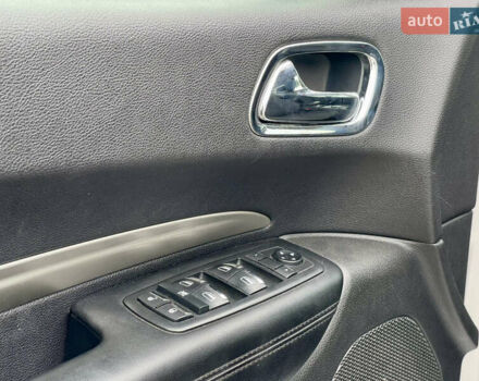 Белый Додж Дюранго, объемом двигателя 3.6 л и пробегом 160 тыс. км за 17777 $, фото 12 на Automoto.ua