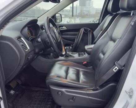 Белый Додж Дюранго, объемом двигателя 3.6 л и пробегом 137 тыс. км за 24000 $, фото 5 на Automoto.ua