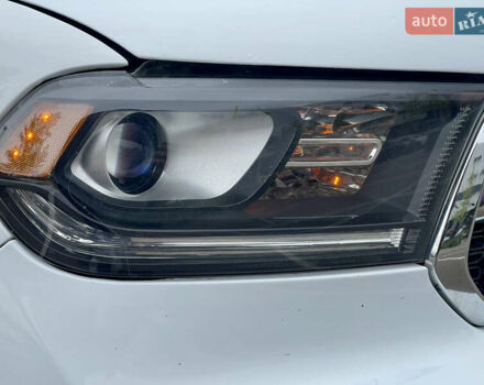 Белый Додж Дюранго, объемом двигателя 3.6 л и пробегом 160 тыс. км за 17777 $, фото 4 на Automoto.ua