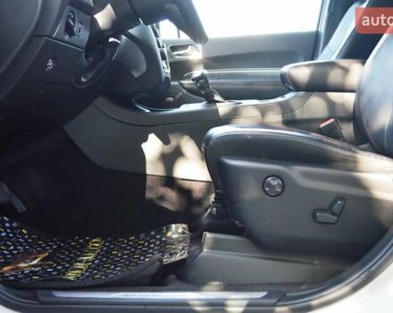 Додж Дюранго 2018 в Одессе на Automoto.ua Белый Додж Дюранго, объемом двигателя 3.6 л и пробегом 82 тыс. км за 27000 $, фото 12 на Automoto.ua