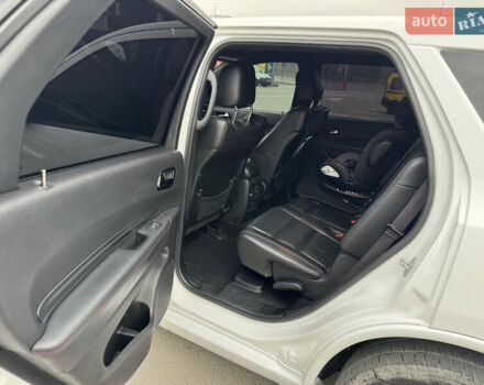 Белый Додж Дюранго, объемом двигателя 5.65 л и пробегом 73 тыс. км за 36000 $, фото 6 на Automoto.ua