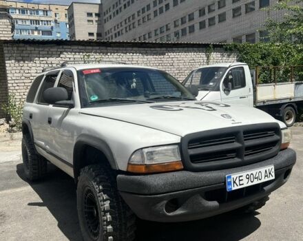 Белый Додж Дюранго, объемом двигателя 5.9 л и пробегом 471 тыс. км за 6000 $, фото 1 на Automoto.ua