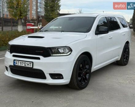 Додж Дюранго 2019 в Ивано-Франковске на Automoto.ua Белый Додж Дюранго, объемом двигателя 5.65 л и пробегом 83 тыс. км за 30200 $, фото 1 на Automoto.ua